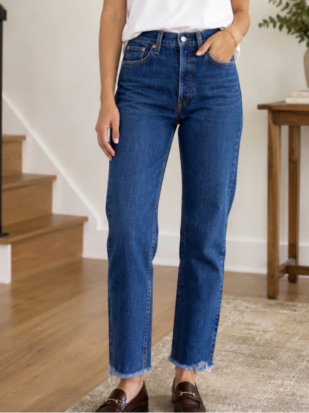 Levi’s Capital E Premium Wedgie Straight Jeans 29 High Rise Raw Hem Dark Wash